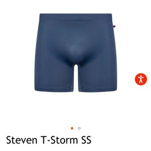 Yumiko Steven t-storm size small